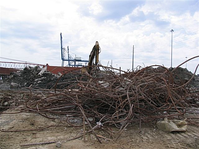 apr_04_sparky_011_last_rebar.jpg